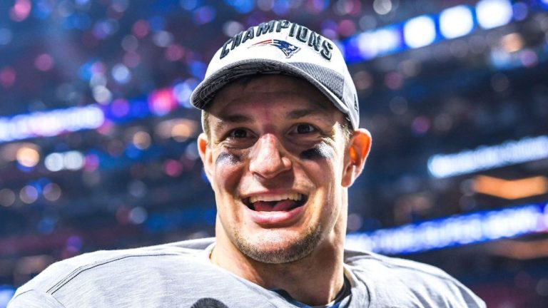 The Gronkowski is out-ski