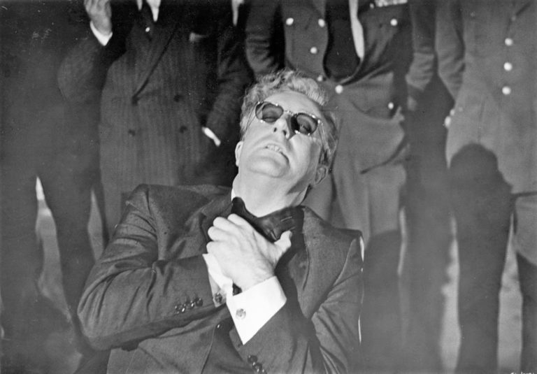 Pizza and Politics club screens “Dr. Strangelove”